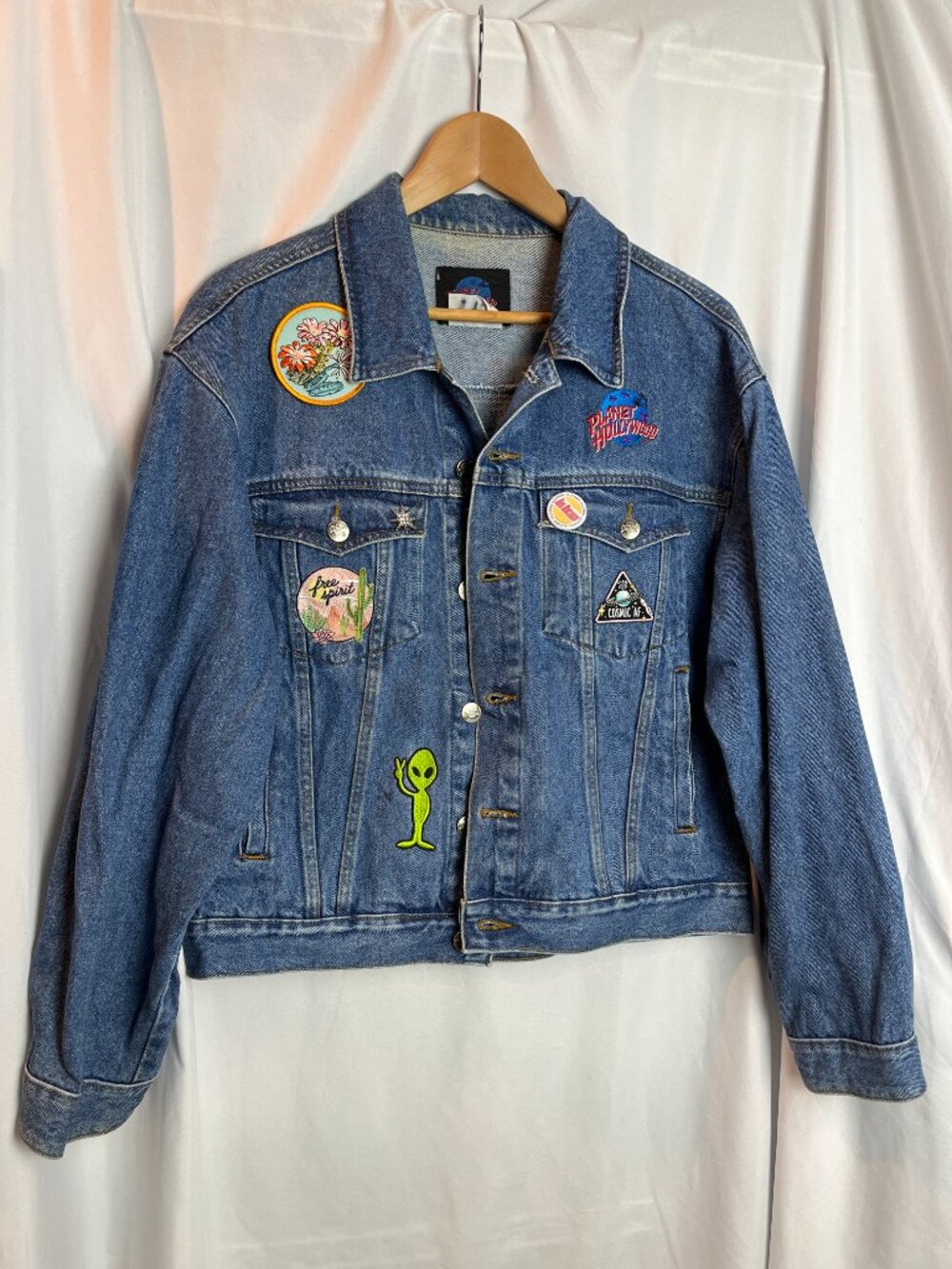 Women's Unique Planet Hollywood Trucker Jacket, Size M - Picture 2 of 10